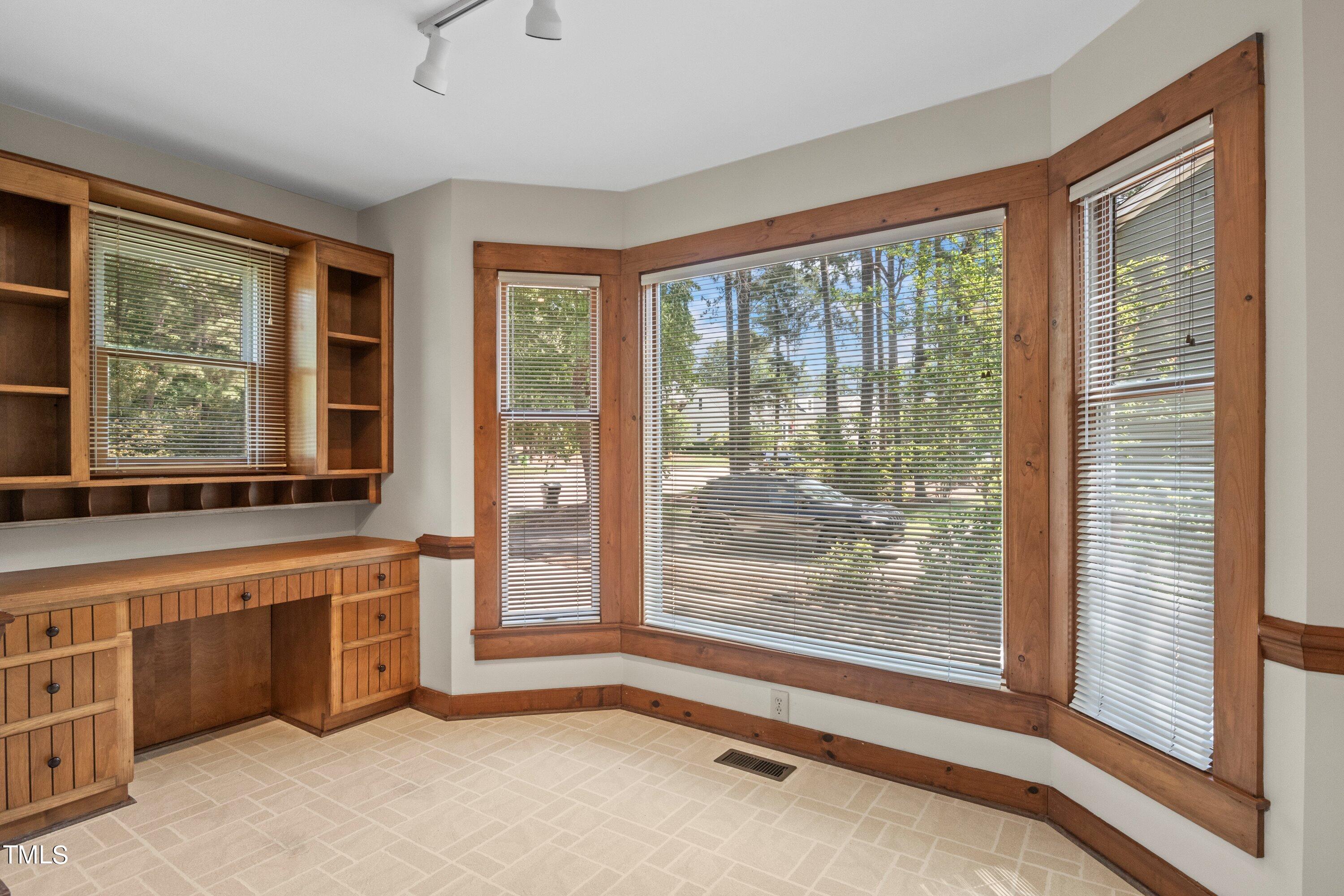 2605 Sawmill Road Raleigh, NC 27613 - Photo 13 of 23 16-202405282605 Sawmill Rd_0018