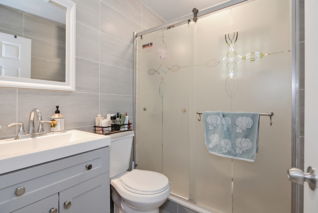 38 Oberlin Street Worcester, MA 01610 - Photo 11 of 34