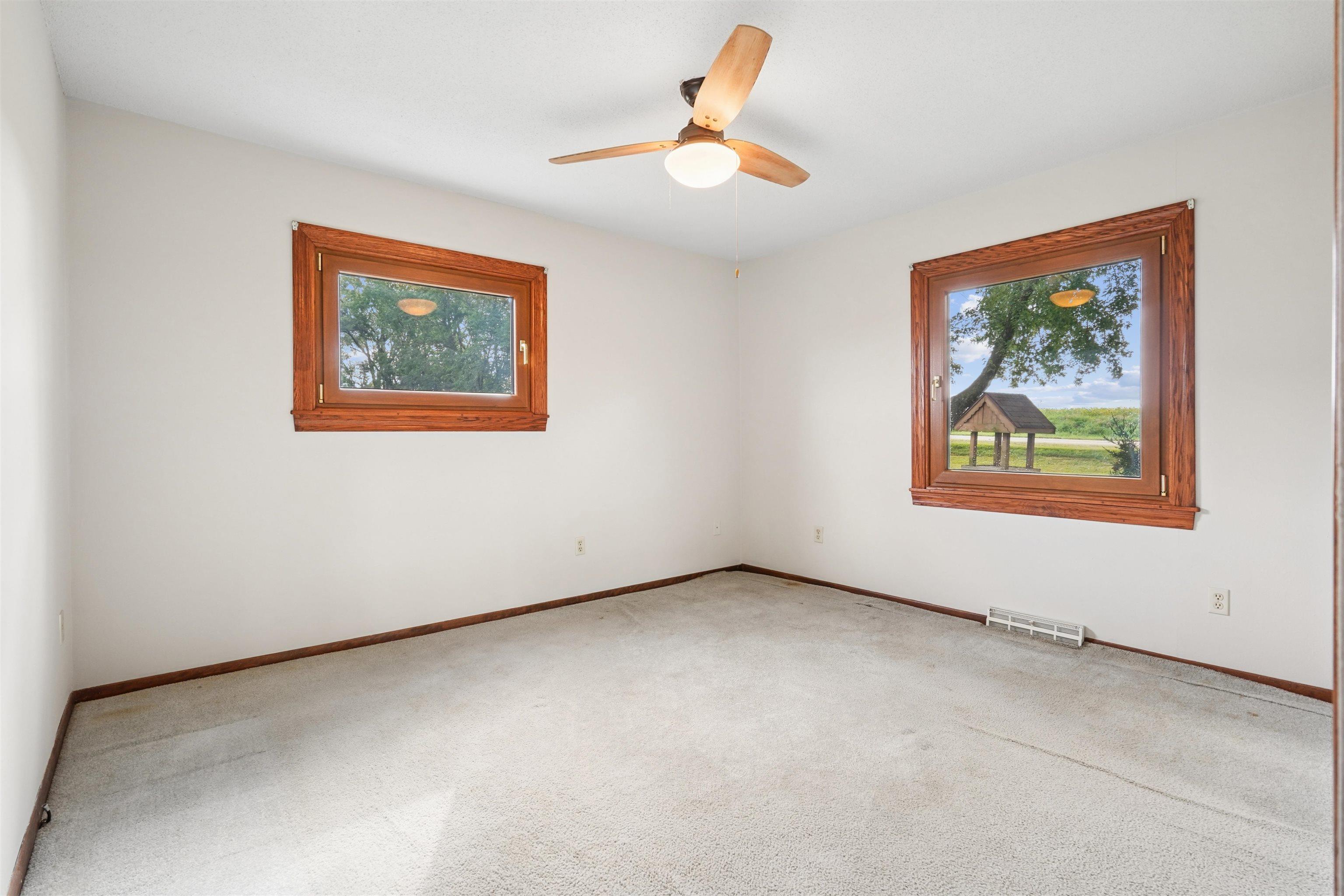 149 East Mt Vernon Road Waterloo, IA 50703 - Photo 14 of 28 Gallery Image 14