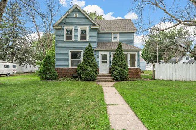 $134,900 | 1302 8th Avenue Northwest, Austin, MN 55912