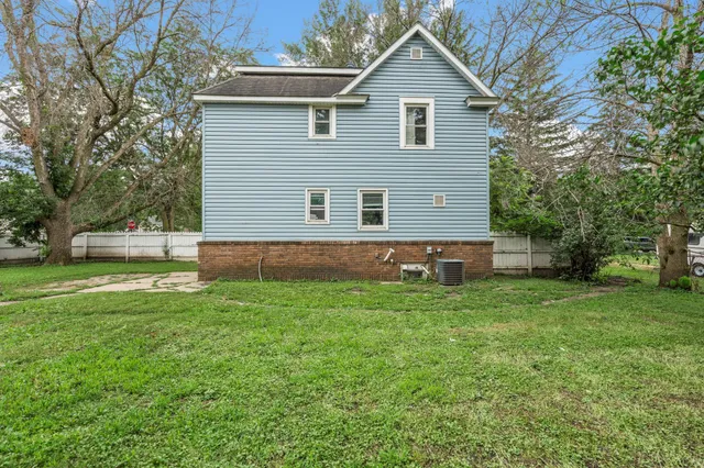 $134,900 | 1302 8th Avenue Northwest, Austin, MN 55912