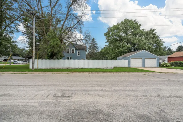 $134,900 | 1302 8th Avenue Northwest, Austin, MN 55912