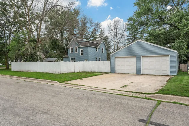 $134,900 | 1302 8th Avenue Northwest, Austin, MN 55912