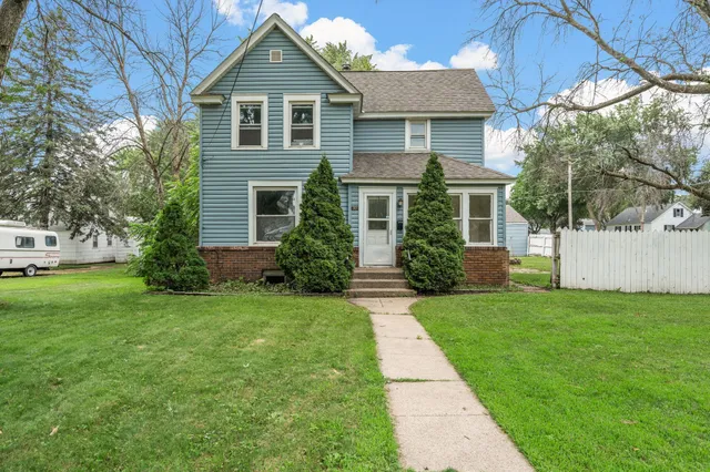 $134,900 | 1302 8th Avenue Northwest, Austin, MN 55912