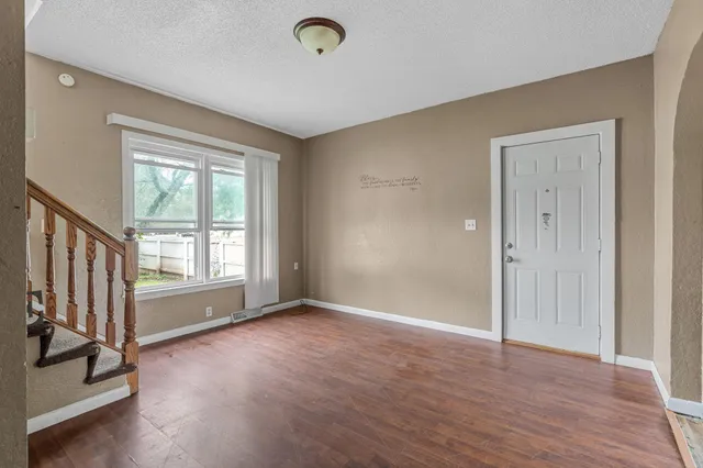 $134,900 | 1302 8th Avenue Northwest, Austin, MN 55912