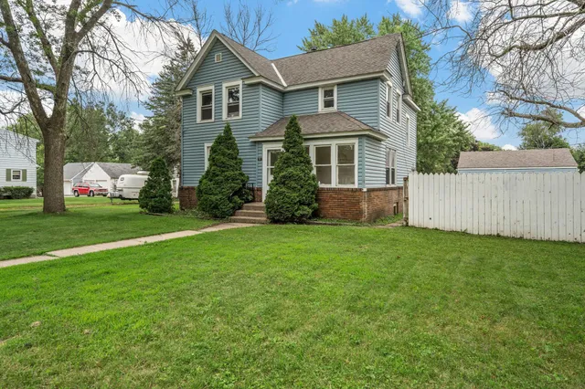 $134,900 | 1302 8th Avenue Northwest, Austin, MN 55912