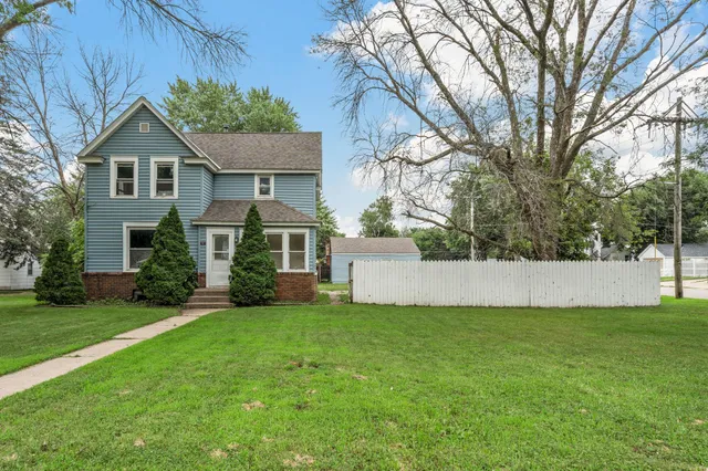 $134,900 | 1302 8th Avenue Northwest, Austin, MN 55912