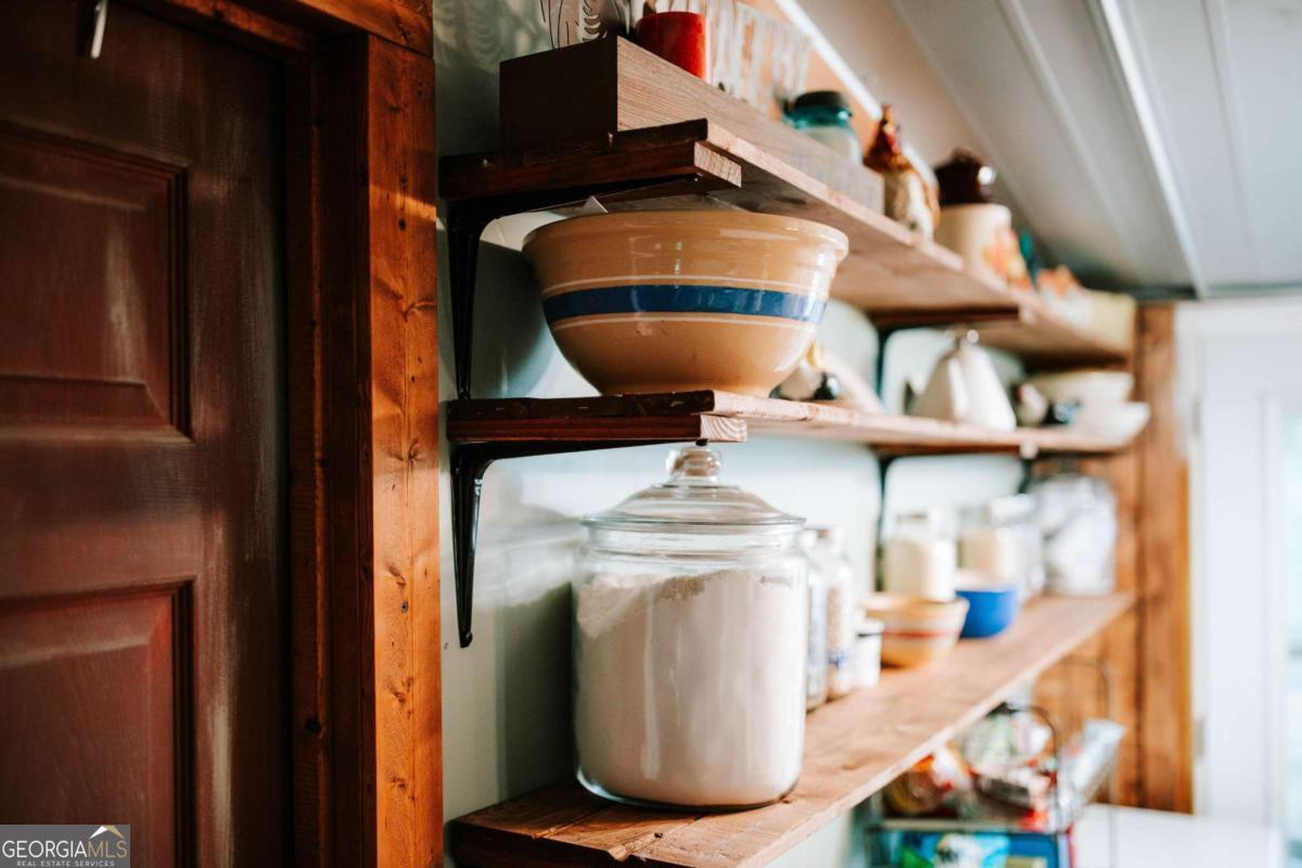 5971 Penfield Road Union Point, GA 30669 - Photo 9 of 42 a view of living room