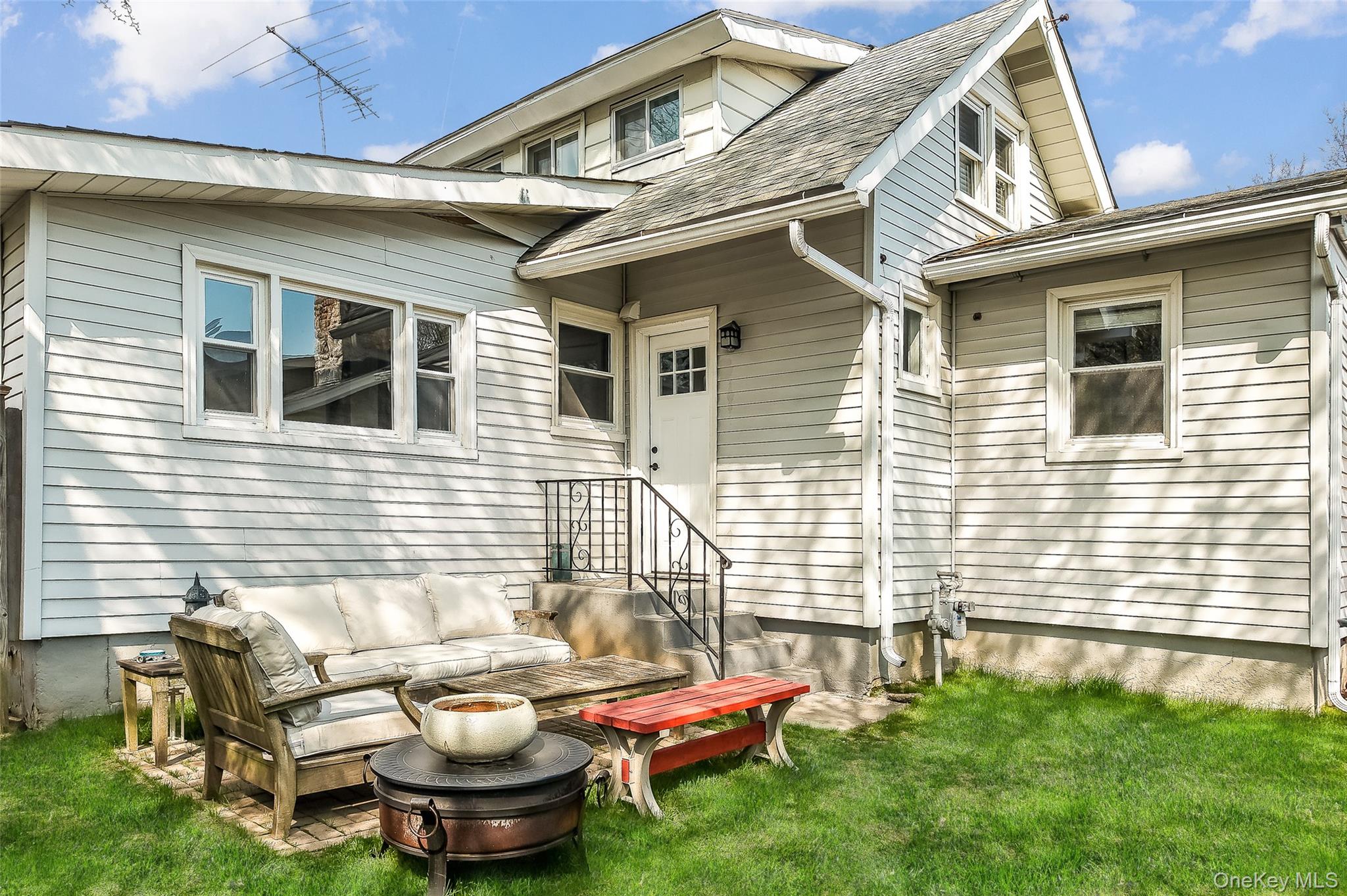 36 Dearborn Avenue Rye, NY 10580 - Photo 21 of 30 a outdoor space with patio