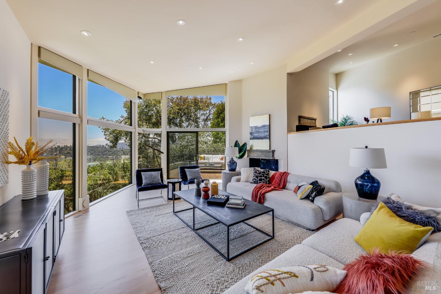 21 Tara Hill Road Tiburon, CA 94920 - Photo 10 of 52