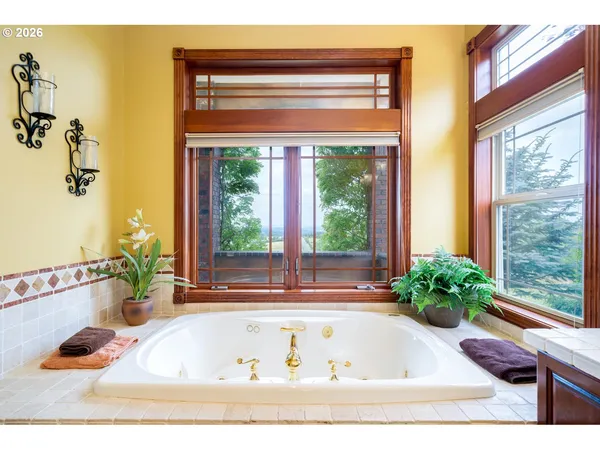 $1,890,000 | 1408 Northeast Ogden Road, Troutdale, OR 97060