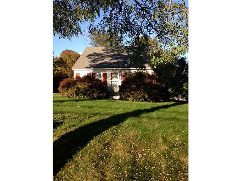 114 River Road Brunswick, ME 04011 - Photo 5 of 17 Exterior Front. Bright and sunny...