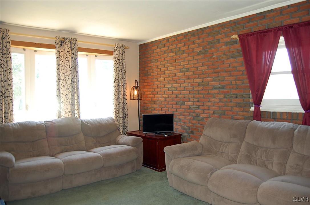 1512 Valley Road Bethlehem, PA 18018 - Photo 3 of 19 Gallery Image 3