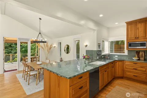 $1,468,000 | 6575 Honeysuckle Lane, Bainbridge Island, WA 98110