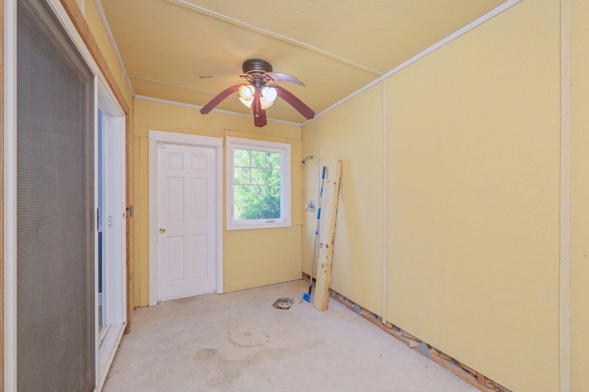 130 Scranton Street Fort Walton Beach, FL 32547 - Photo 24 of 47 a view of an empty room with a window