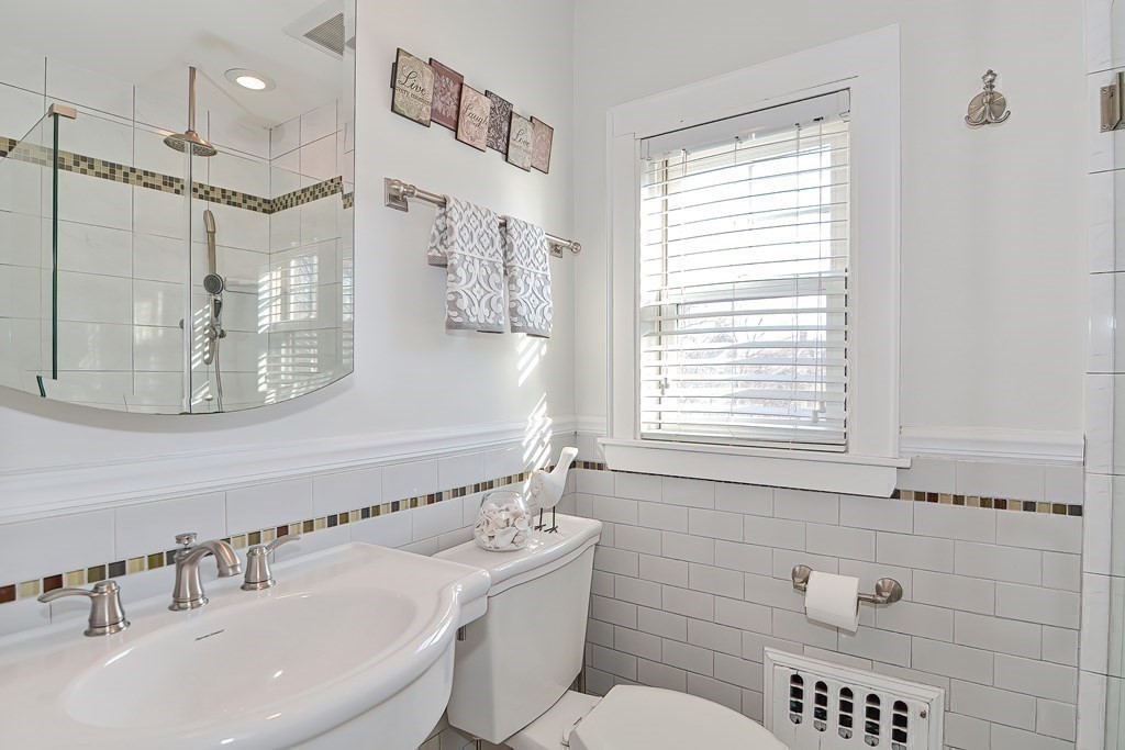33 Pine Ridge Road Medford, MA 02155 - Photo 21 of 42 Gallery Image 21