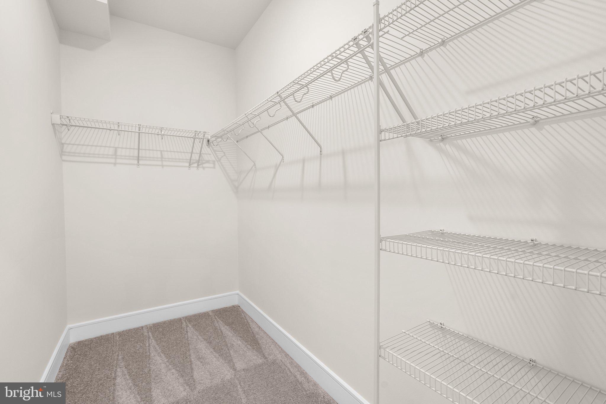 43176 Farringdon Square Broadlands, VA 20148 - Photo 12 of 33 a view of a room
