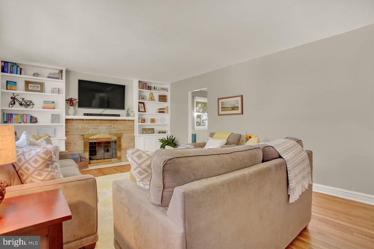 409 Trudy Road Harrisburg, PA 17109 - Photo 4 of 35 Gallery Image 4