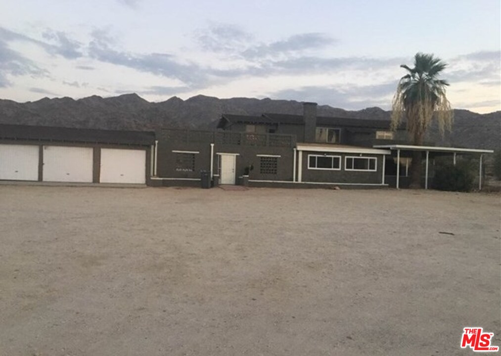 73257 Sullivan Road Twentynine Palms, CA 92277 - Photo 2 of 37