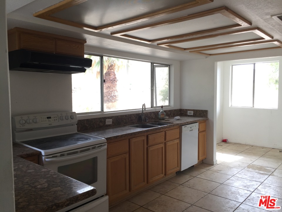 73257 Sullivan Road Twentynine Palms, CA 92277 - Photo 14 of 37
