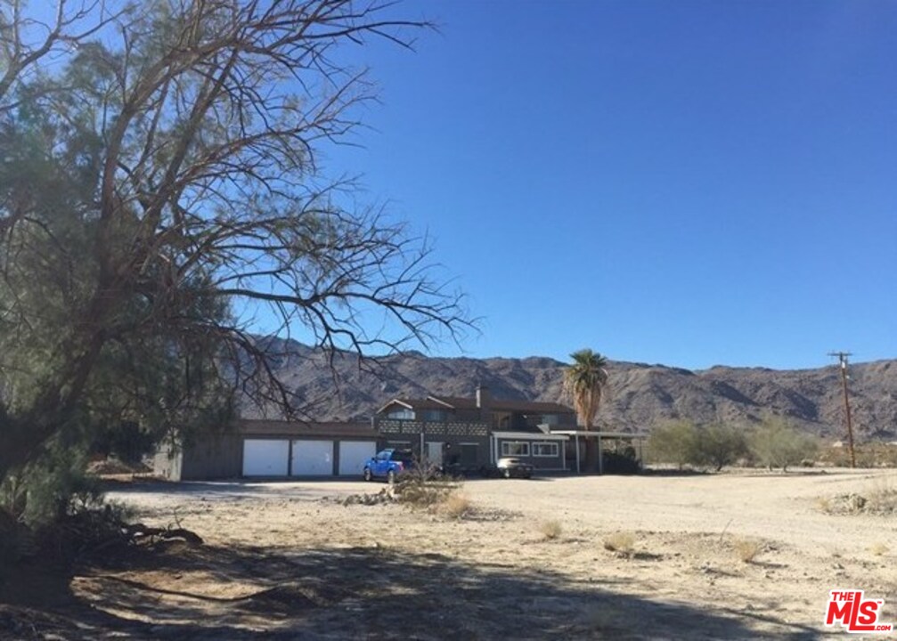 73257 Sullivan Road Twentynine Palms, CA 92277 - Photo 8 of 37