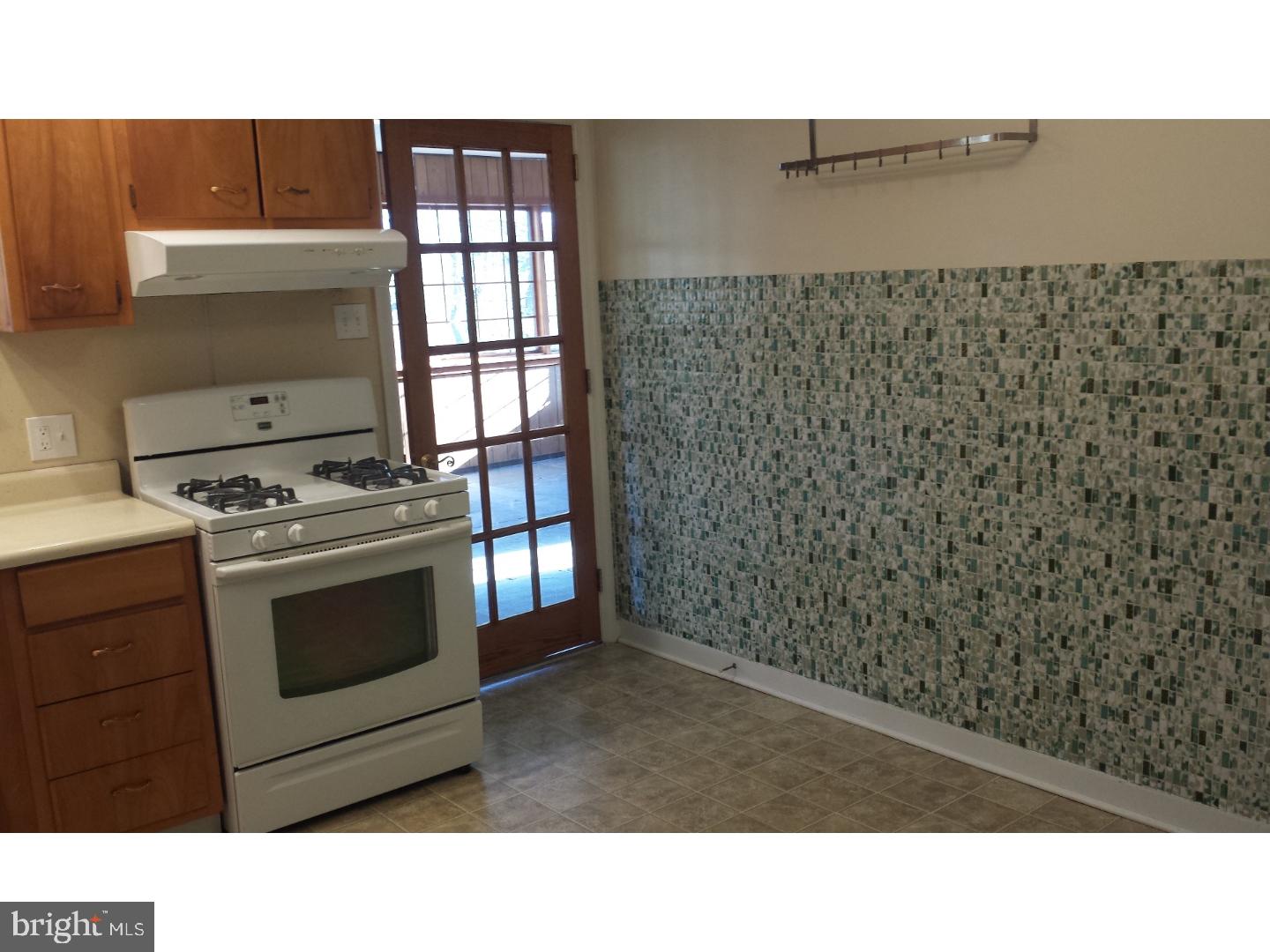 2619 Radcliffe Road Broomall, PA 19008 - Photo 11 of 24 Kitchen
