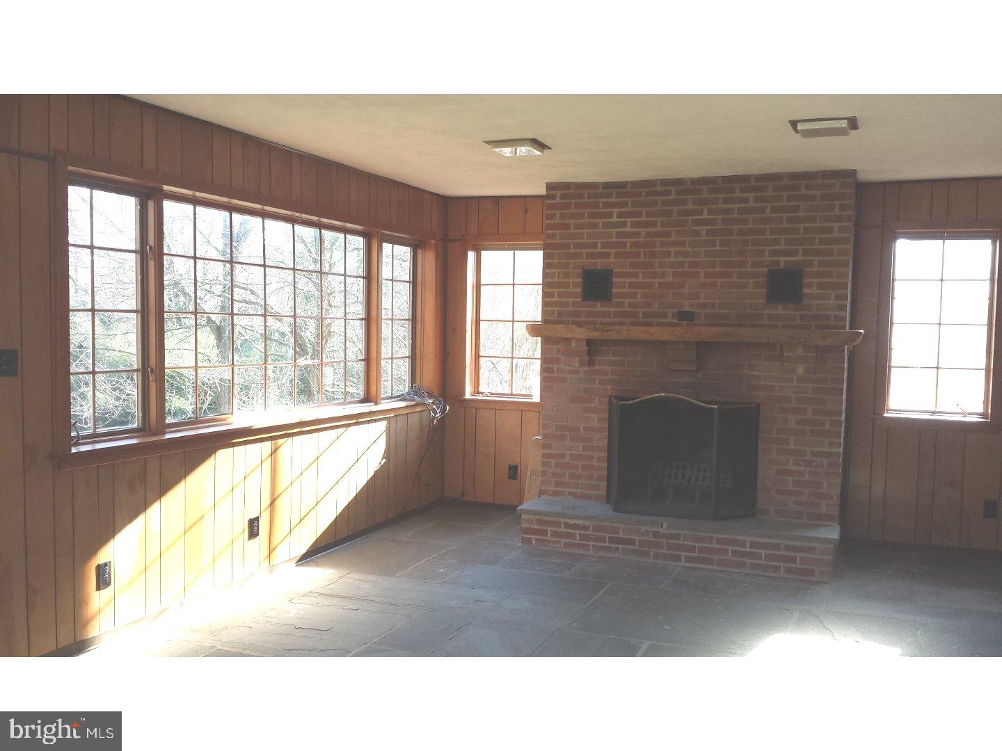 2619 Radcliffe Road Broomall, PA 19008 - Photo 13 of 24 Family Room