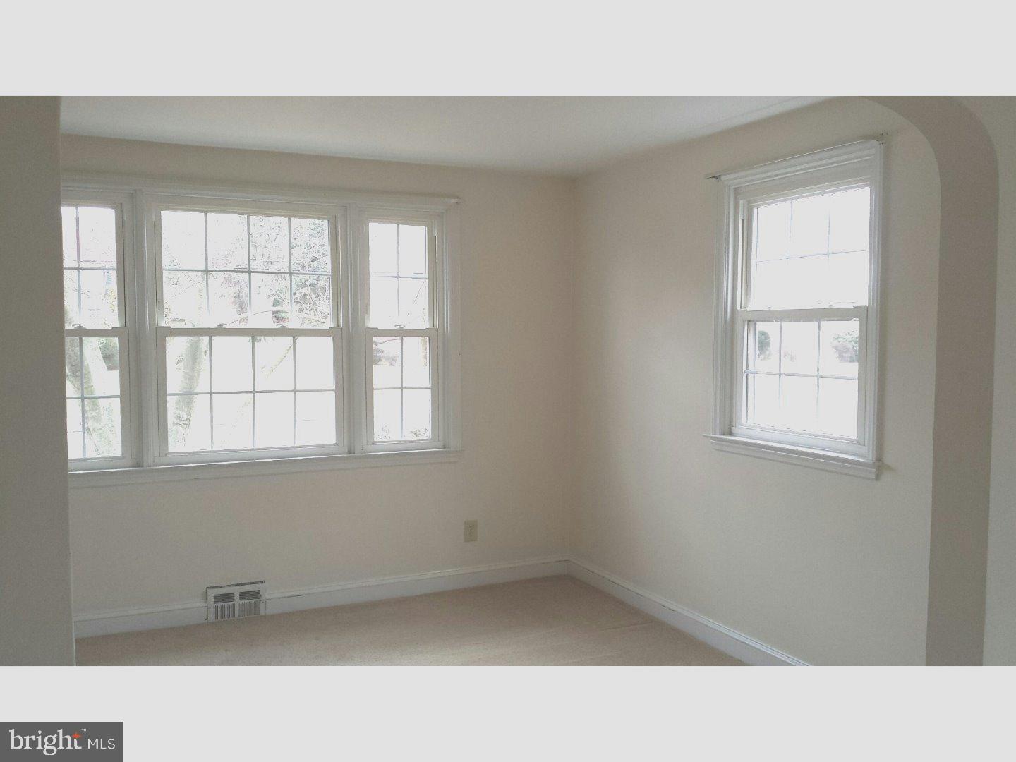 2619 Radcliffe Road Broomall, PA 19008 - Photo 6 of 24 Living Room