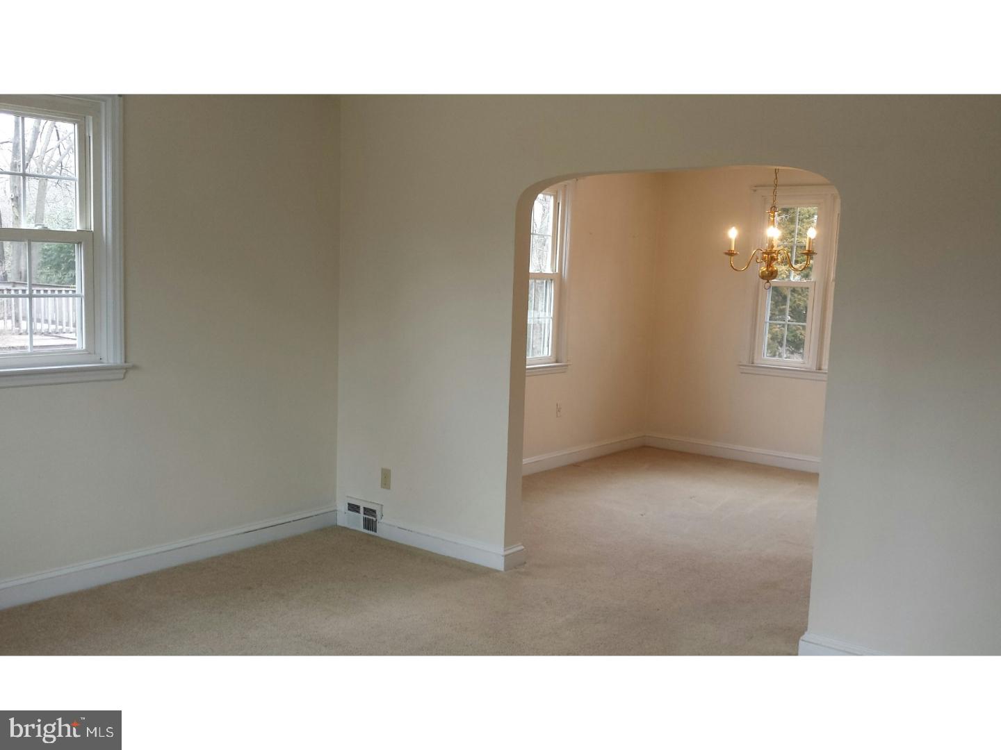 2619 Radcliffe Road Broomall, PA 19008 - Photo 7 of 24 Living Room