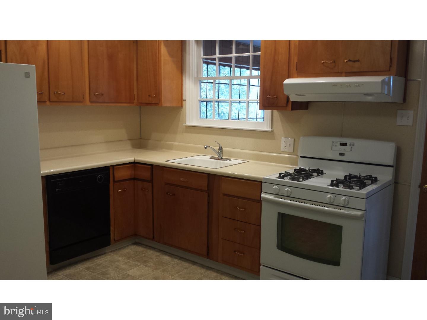2619 Radcliffe Road Broomall, PA 19008 - Photo 9 of 24 Kitchen
