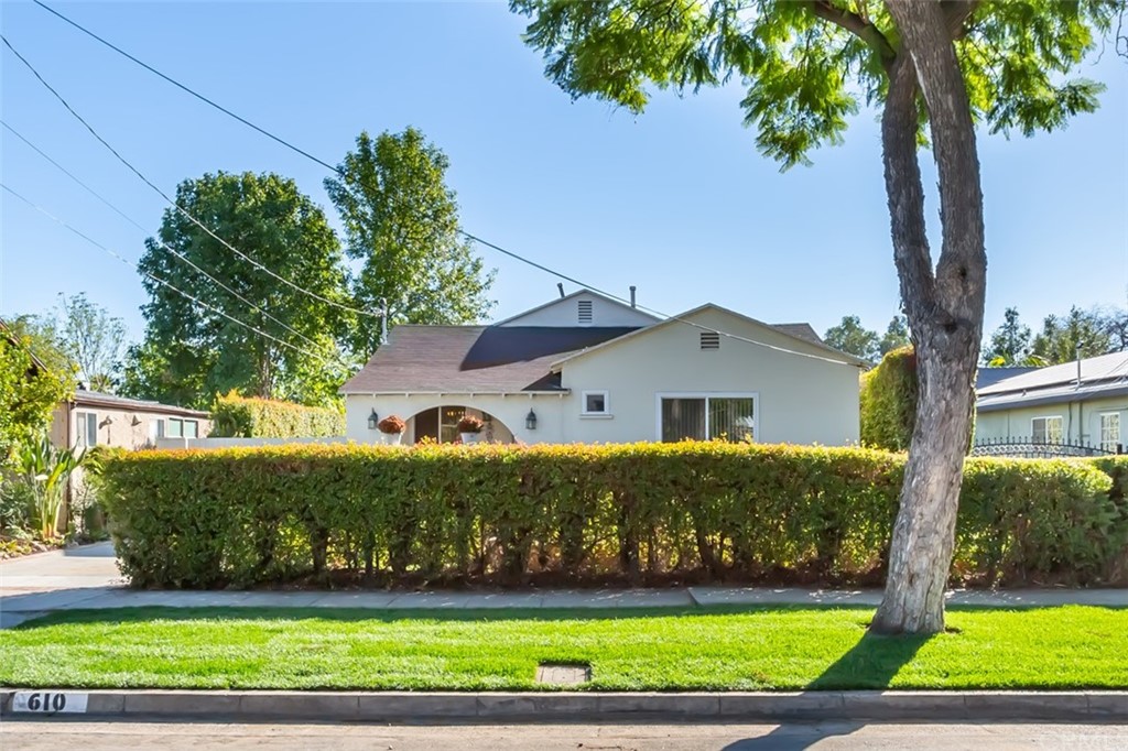 610 Del Monte Street Pasadena, CA 91103 - Photo 2 of 49 Front view from street