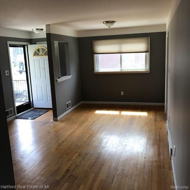9061 Henry Ruff Road Livonia, MI 48150 - Photo 7 of 8 IMG_6033.JPG