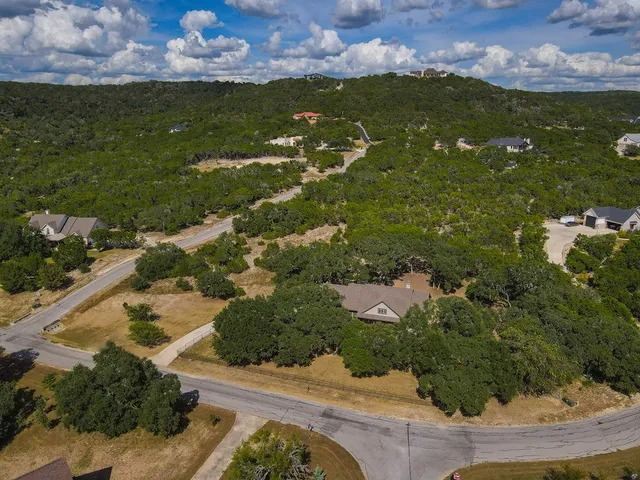 $800,000 | 663 Other, Mico, TX 78056