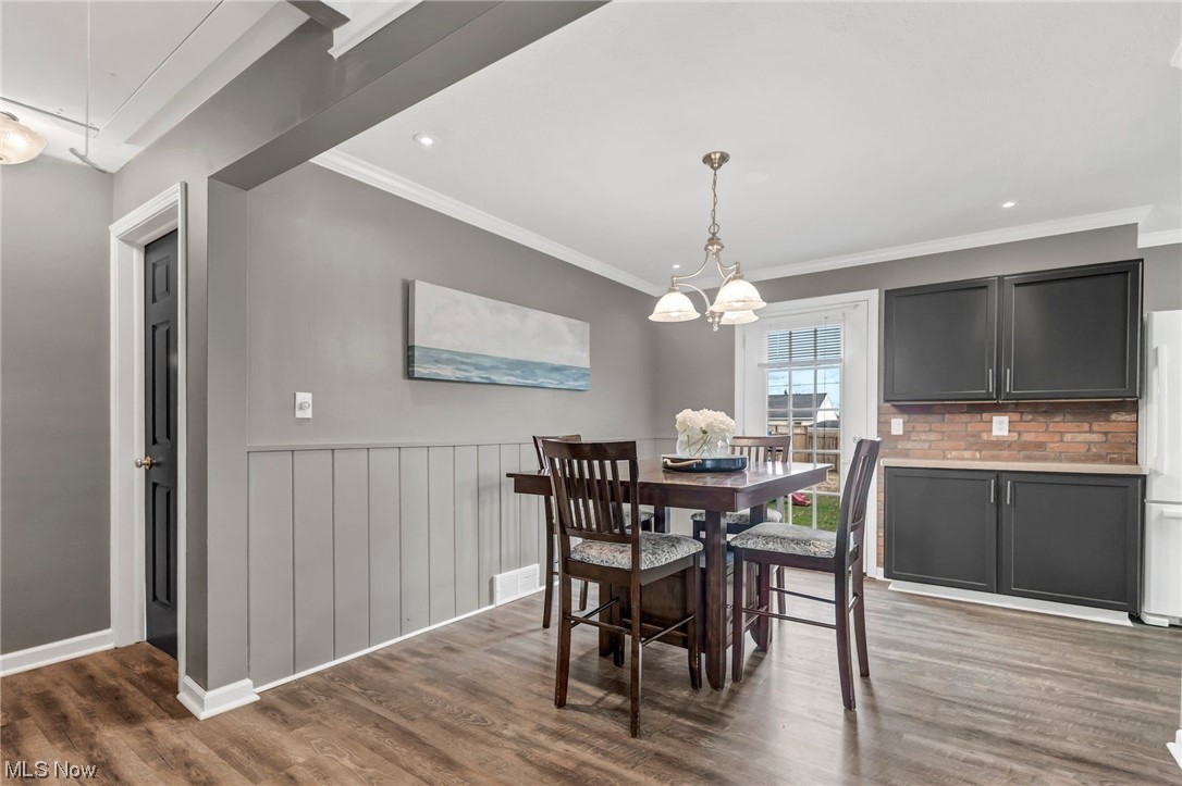 1653 Roselawn Road Cleveland, OH 44124 - Photo 7 of 22 Gallery Image 7