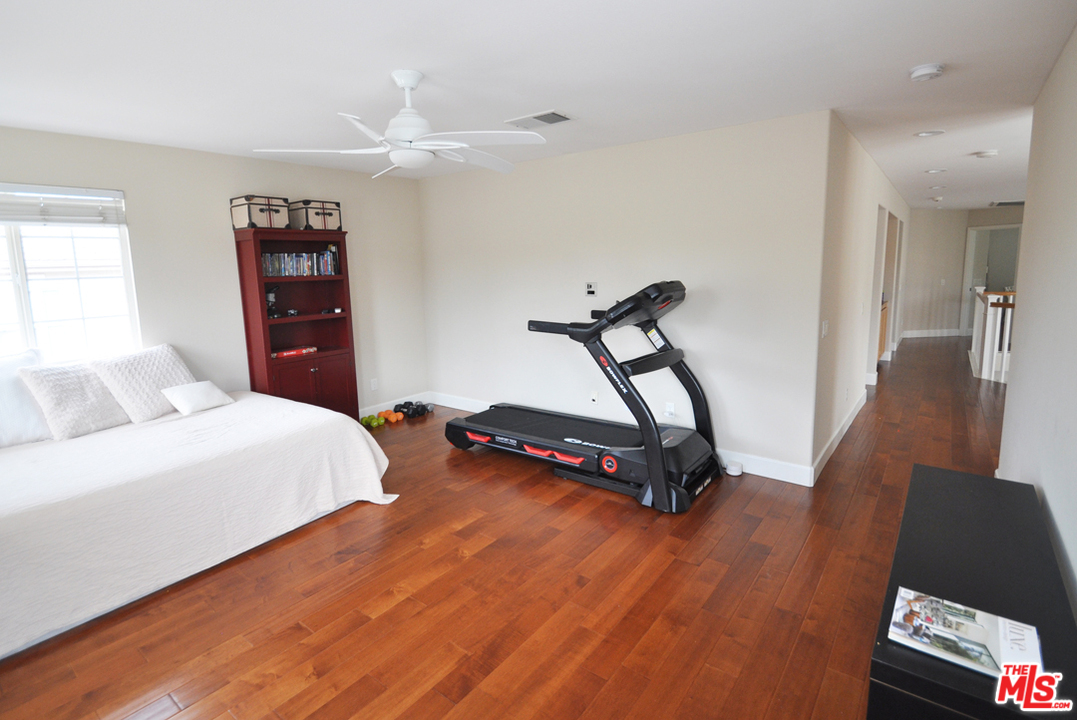 25701 Lewis Way Stevenson Ranch, CA 91381 - Photo 12 of 26 Gallery Image 12