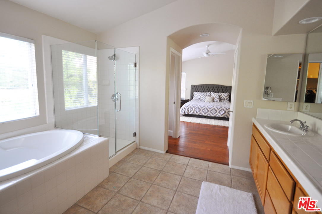 25701 Lewis Way Stevenson Ranch, CA 91381 - Photo 10 of 26 Gallery Image 10