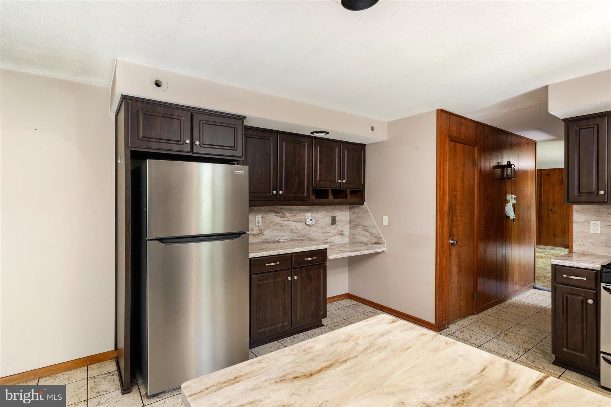 18 Edgewood Road Robbinsville, NJ 08691 - Photo 8 of 33 Gallery Image 8