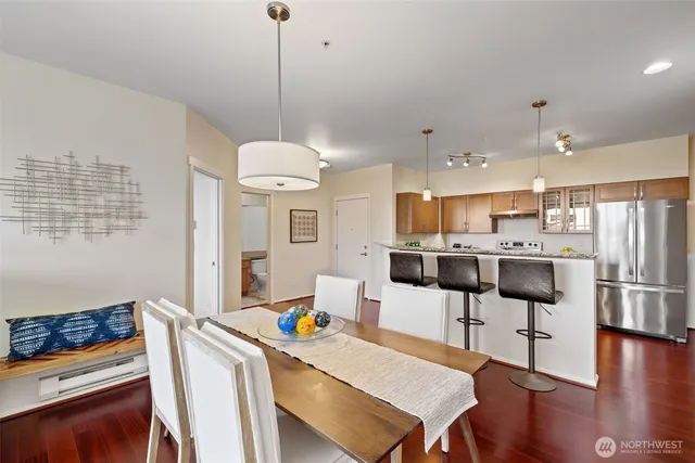 $500,000 | 2960 Southwest Raymond Street, Unit 204, Seattle, WA 98126