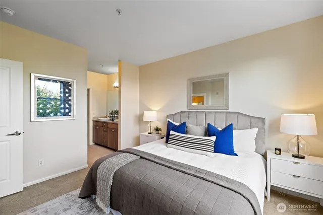 $500,000 | 2960 Southwest Raymond Street, Unit 204, Seattle, WA 98126