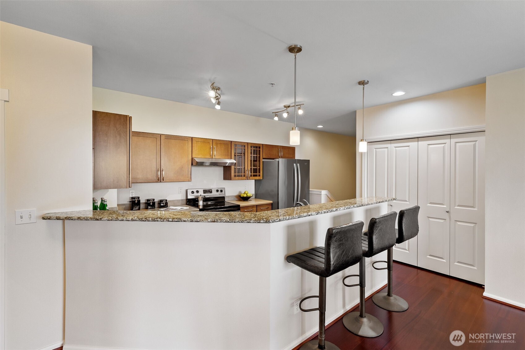 2960 Southwest Raymond Street, Unit 204 Seattle, WA 98126 - Photo 4 of 31