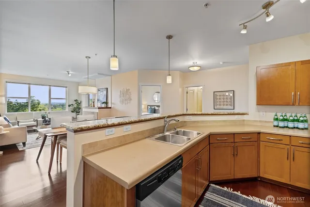 $500,000 | 2960 Southwest Raymond Street, Unit 204, Seattle, WA 98126