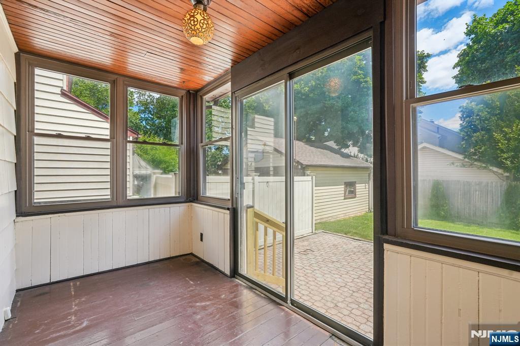 21 Ferncliff Road Bloomfield, NJ 07003 - Photo 30 of 46