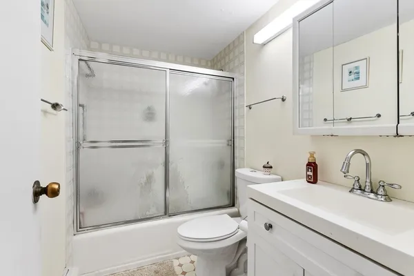 $675,000 | 50 Longwood Avenue, Unit 712, Brookline, MA 02446