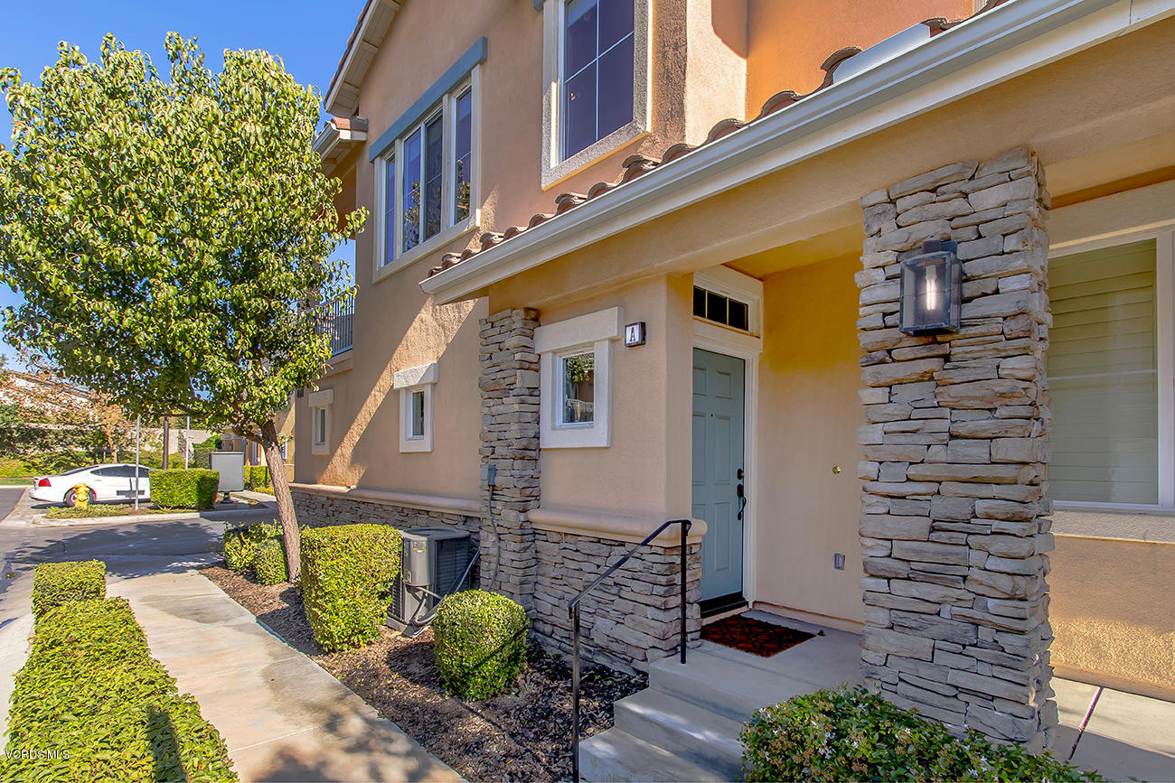 4120 Paredo Way, Unit A Simi Valley, CA 93063 - Photo 2 of 38 03Front