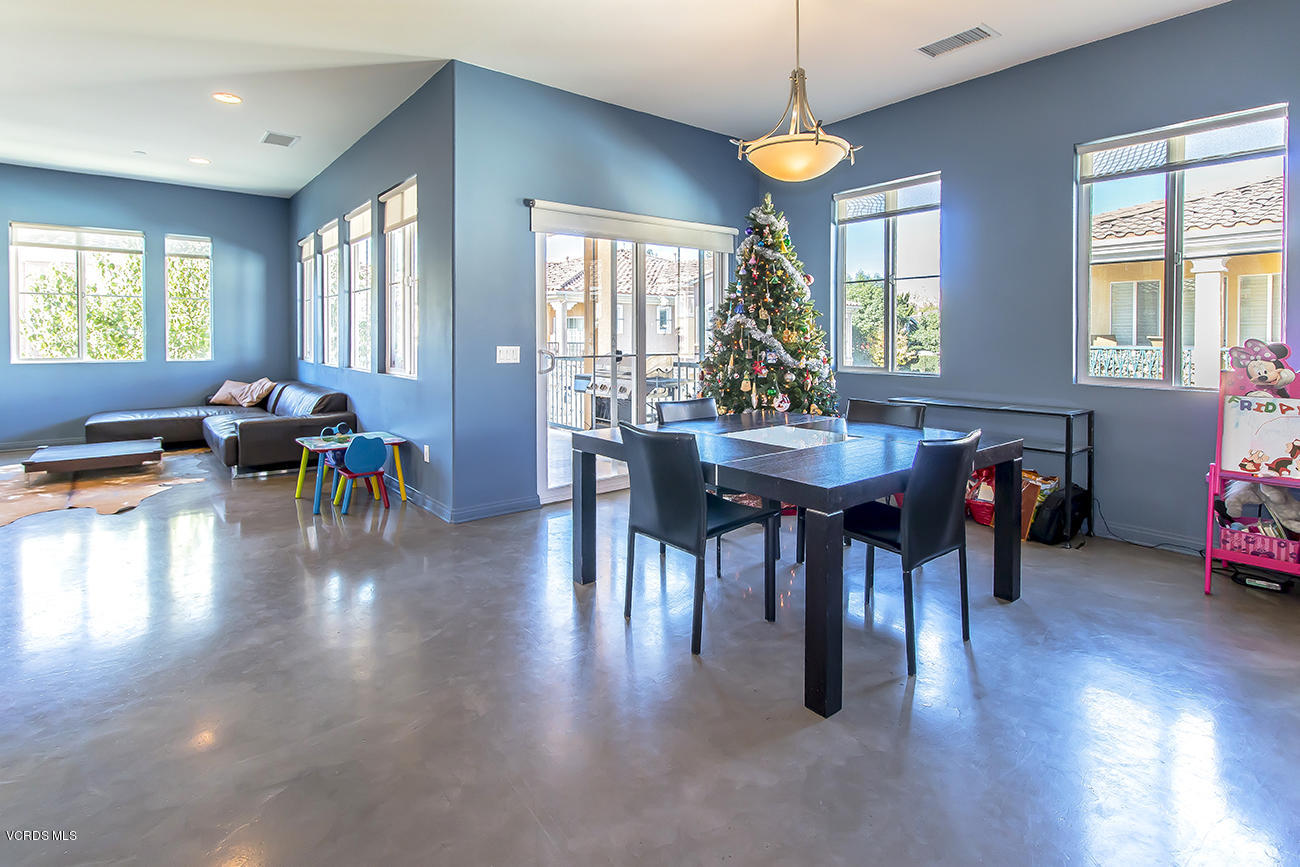 4120 Paredo Way, Unit A Simi Valley, CA 93063 - Photo 14 of 38 13Dining