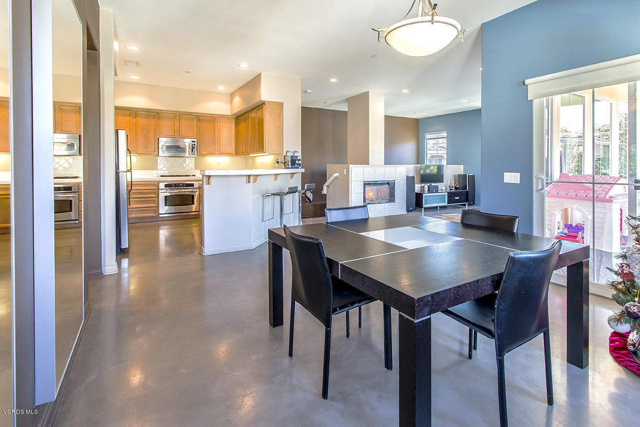 4120 Paredo Way, Unit A Simi Valley, CA 93063 - Photo 15 of 38 14Dining