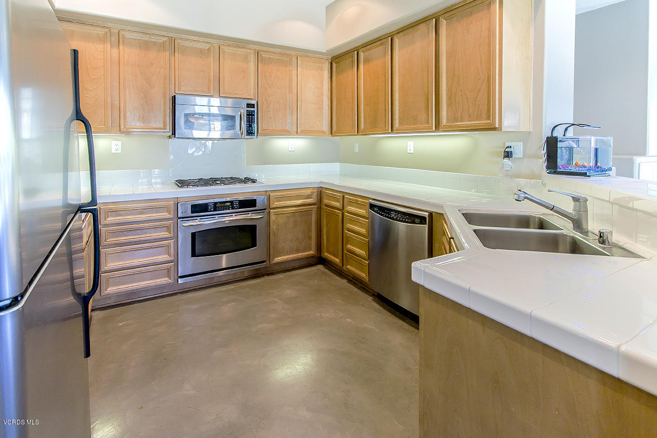 4120 Paredo Way, Unit A Simi Valley, CA 93063 - Photo 17 of 38 16Kitchen
