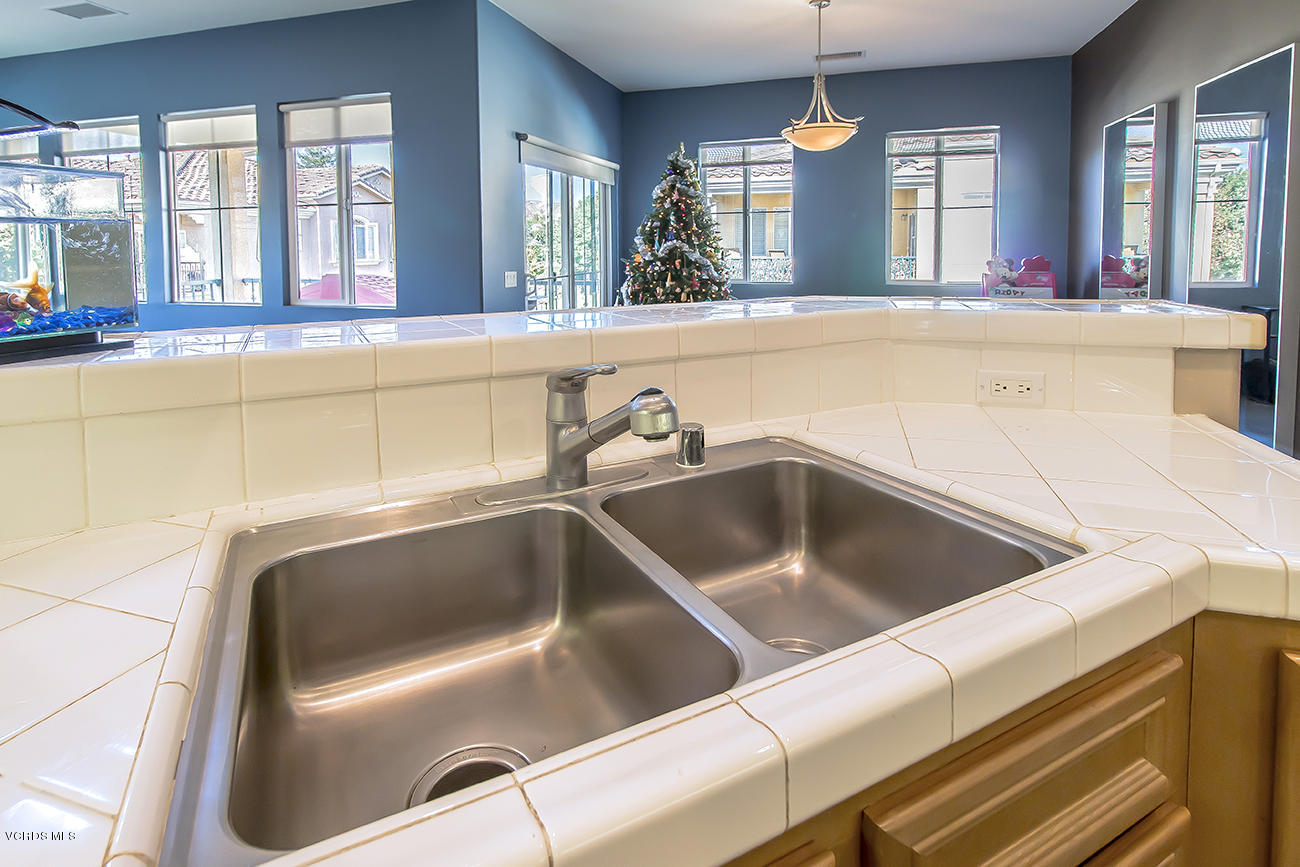 4120 Paredo Way, Unit A Simi Valley, CA 93063 - Photo 18 of 38 17Kitchen