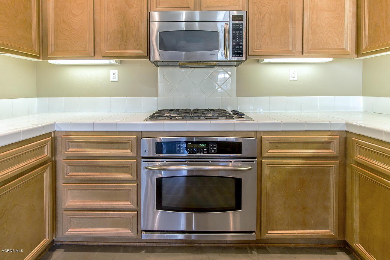 4120 Paredo Way, Unit A Simi Valley, CA 93063 - Photo 19 of 38 18Kitchen