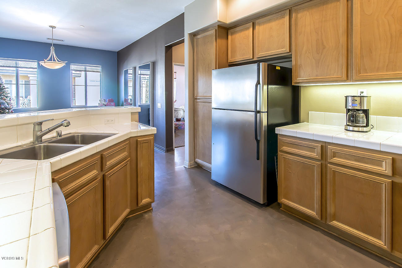 4120 Paredo Way, Unit A Simi Valley, CA 93063 - Photo 20 of 38 19Kitchen
